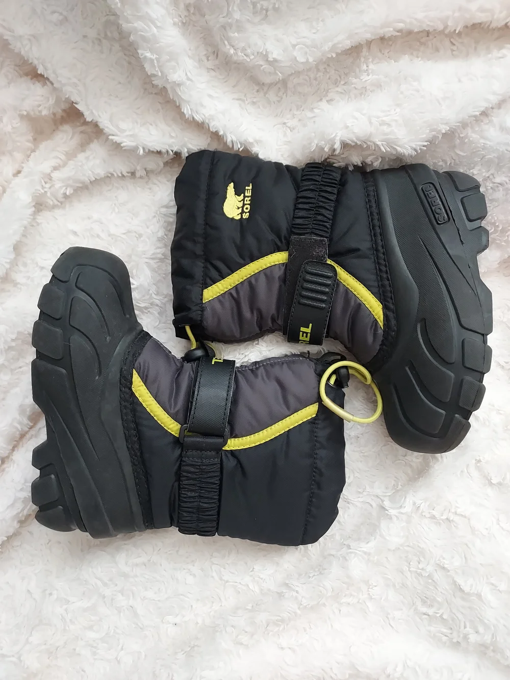 Sorel Flurry Lined Kids Black & Yellow Snow Boots Warm Winter Waterproof Size 10